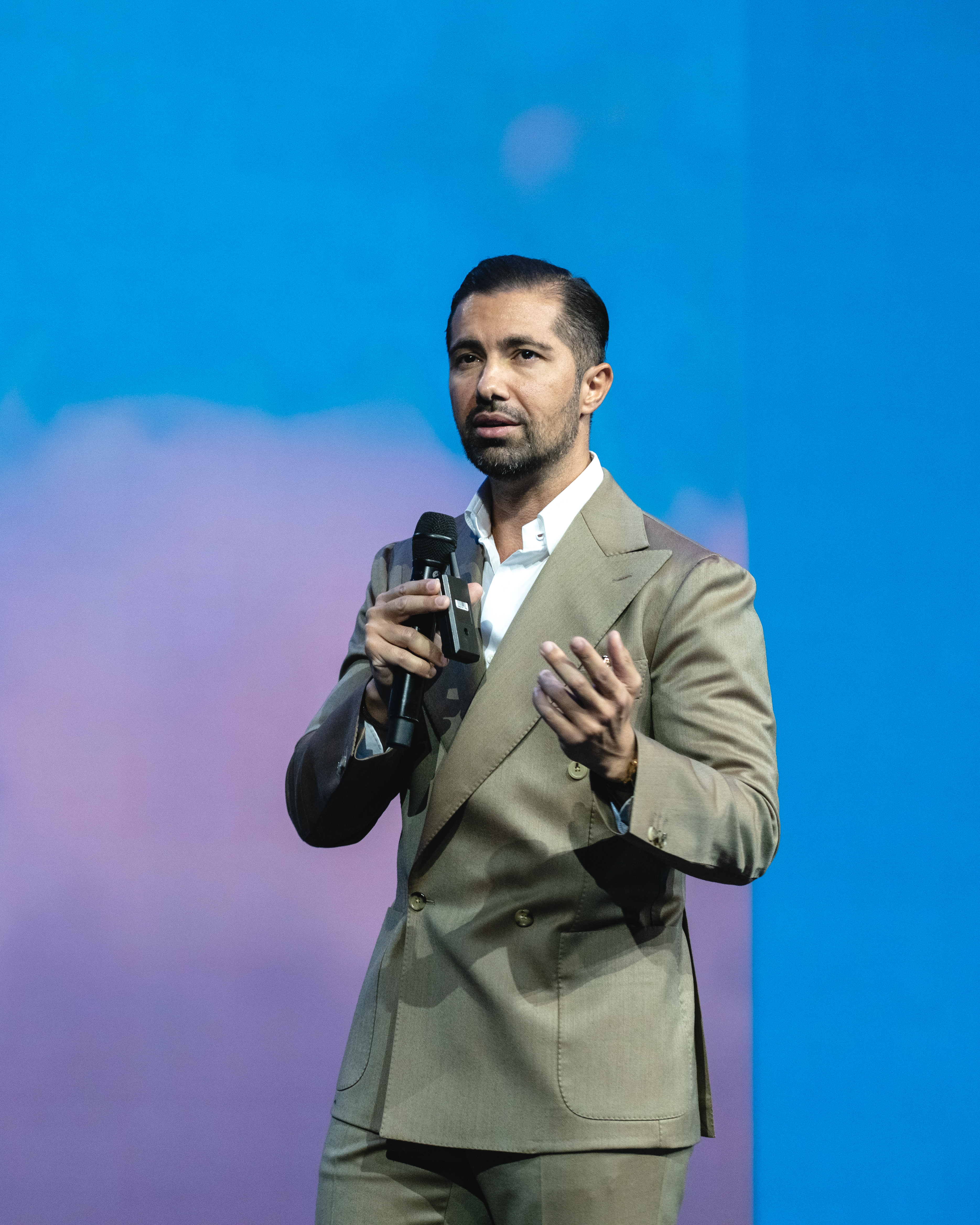 Sandro Cazzato speaking at an event